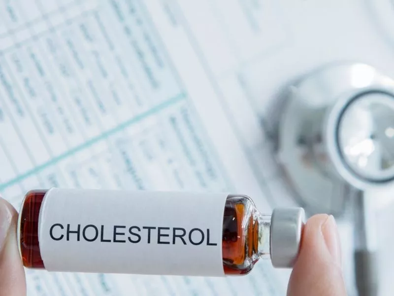 Cholesterol we krwi nie pochodzi wyłącznie z diety, lecz również produkowany jest endogennie w wątrobie