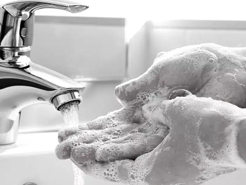 Chory na nerwice natręctw może odczuwać potrzebę bardzo częstego mycia rąk