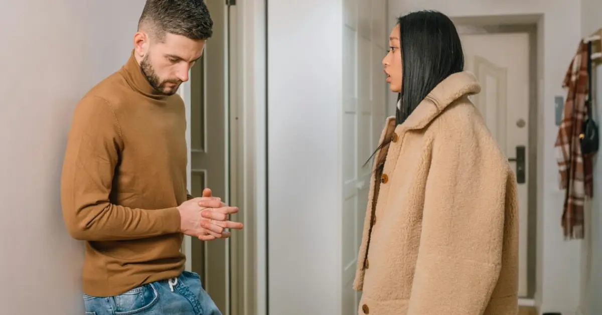 Częste kłótnie w związku o byle co i napięta rozmowa pary