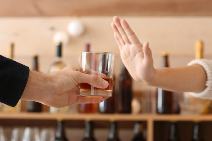 Alkohol szkodzi zdrowiu - w szczególności niebezpieczne jest jego nadużywanie