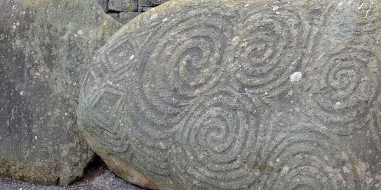 Kamienie Newgrange w Irlandii - Spirale