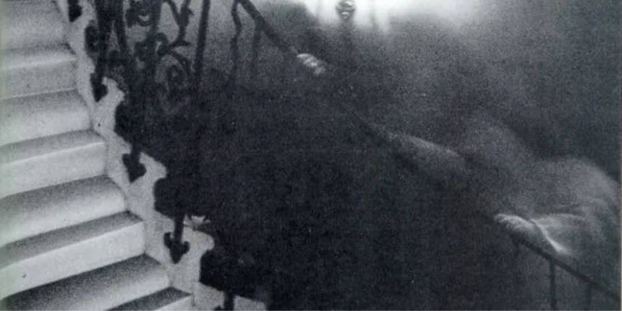 The Tulip Staircase Ghost (Greenwich, Anglia, 1966)