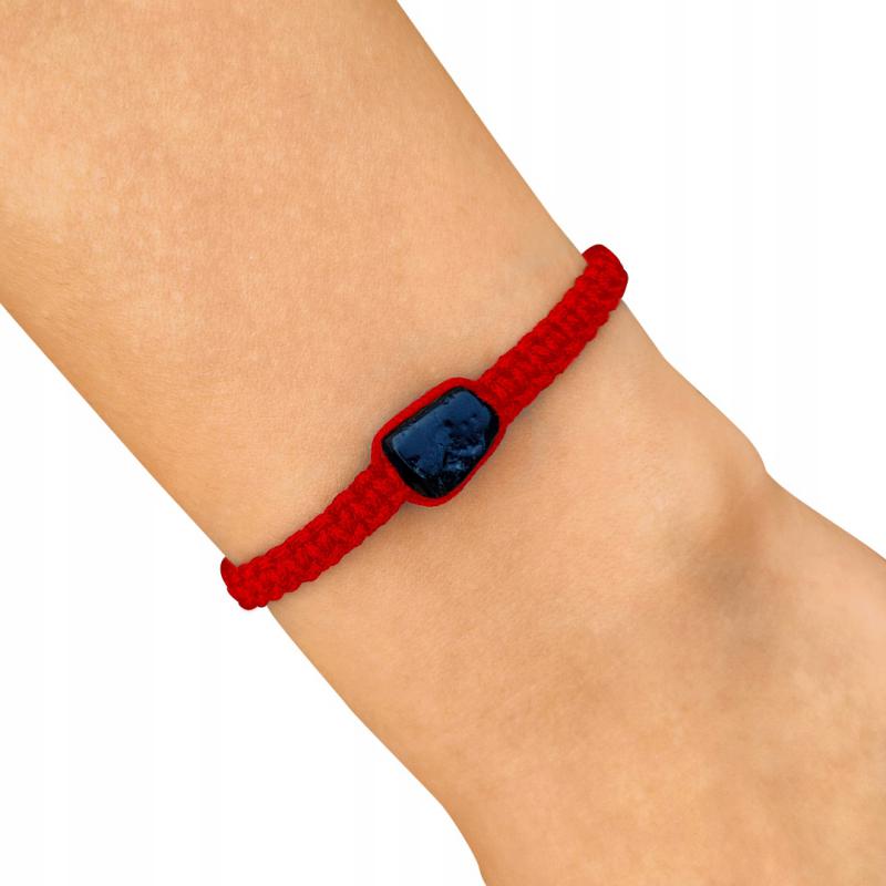 Amulet z turmalinem - Czerwona bransoletka