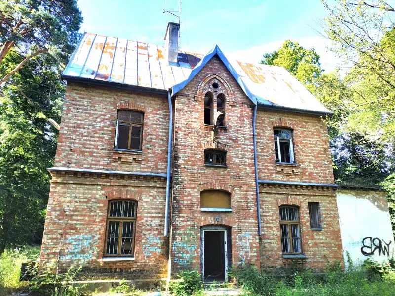 Opuszczony komisariat w Konstancinie-Jeziornie