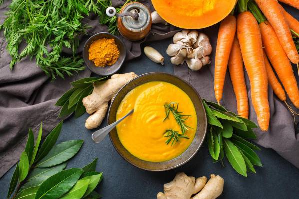 Dieta jesienno-zimowa. Produkty i przyprawy rozgrzewając