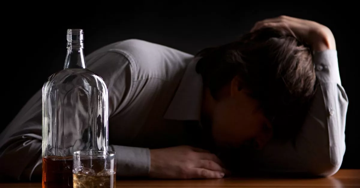 Nadużywanie alkoholu może prowadzić do marskości wątroby