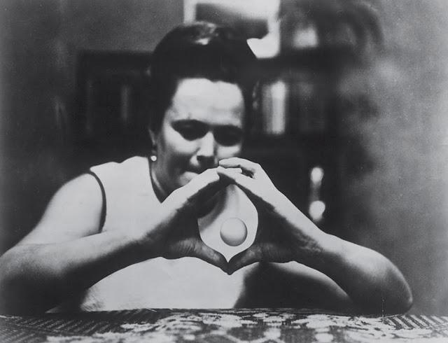 Nina Kułagina, która zasłynęła w latach 60. XX wieku jako rzekome medium telekinetyczne