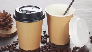 Papierowe kubki do kawy - Kawa z papierowych kubkach