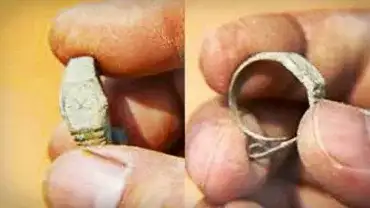 Nowoczesny szwajcarski zegarek w starym chińskim grobowcu