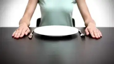 Głodówka, poszczenie. Korzyści zdrowotne