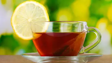 Herbata z cytryną może szkodzić zdrowiu!