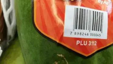 Naklejki na owocach i warzywach