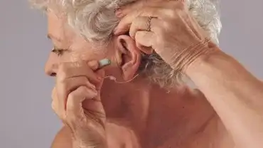 Jak leczyć szumy uszne?