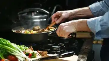 Smażenie bez tłuszczu - Jaką patelnię wybrać?