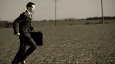 Sennik - Co może oznaczać sen o ucieczce?