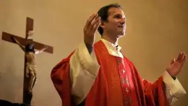 Sennik ksiądz - Ukryte znaczenie snu o księdzu