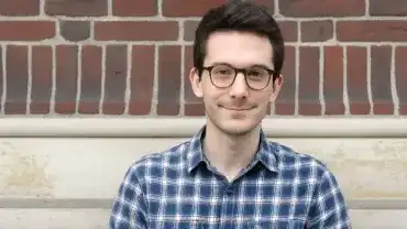 Timothy Doner mówi w ponad 20 językach