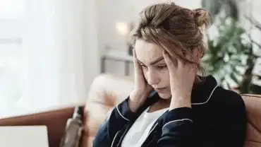 Presja społeczna przyczynia się do stresu, co może prowadzić do problemów ze zdrowiem