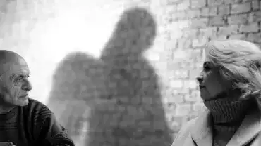 Czy nieoczekiwana cisza w rozmowie oznacza obecność anioła?