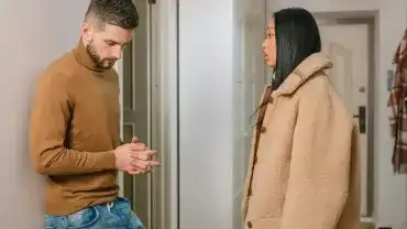 Częste kłótnie w związku o byle co i napięta rozmowa pary