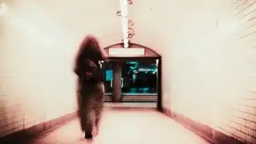 Zjawa w londyńskim metrze. Relacje pracowników stacji Covent Garden