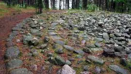 Kamienne kręgi na Kaszubach, nieopodal wsi Węsiory