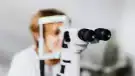 Czym różni się optyka od optometrii?